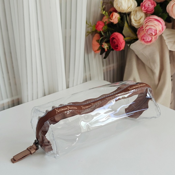 2 New Neiman Marcus Cosmetics Case Beauty Travel Bag 9"x4.5"x4.5" - Picture 8 of 9